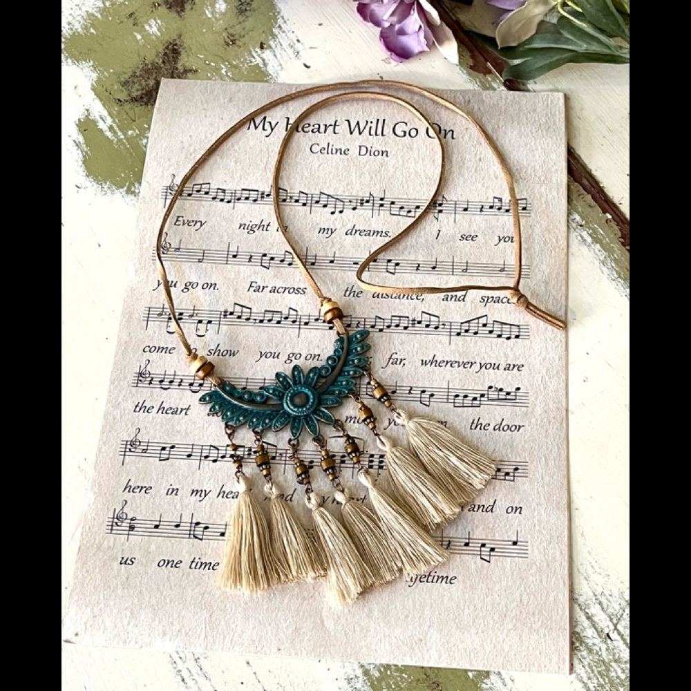 NWT Boho Tassel Statement Necklace - Picture 1 of 3